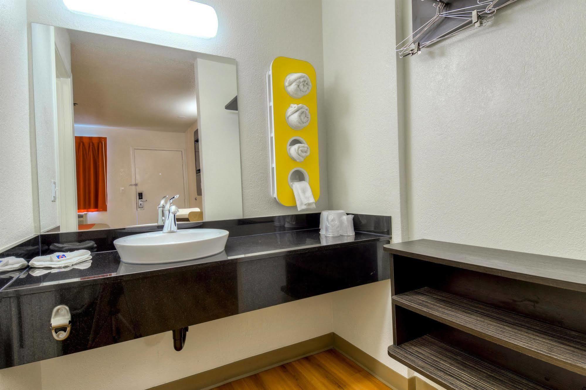 6-temecula, Ca - Historic Old Town 3*
