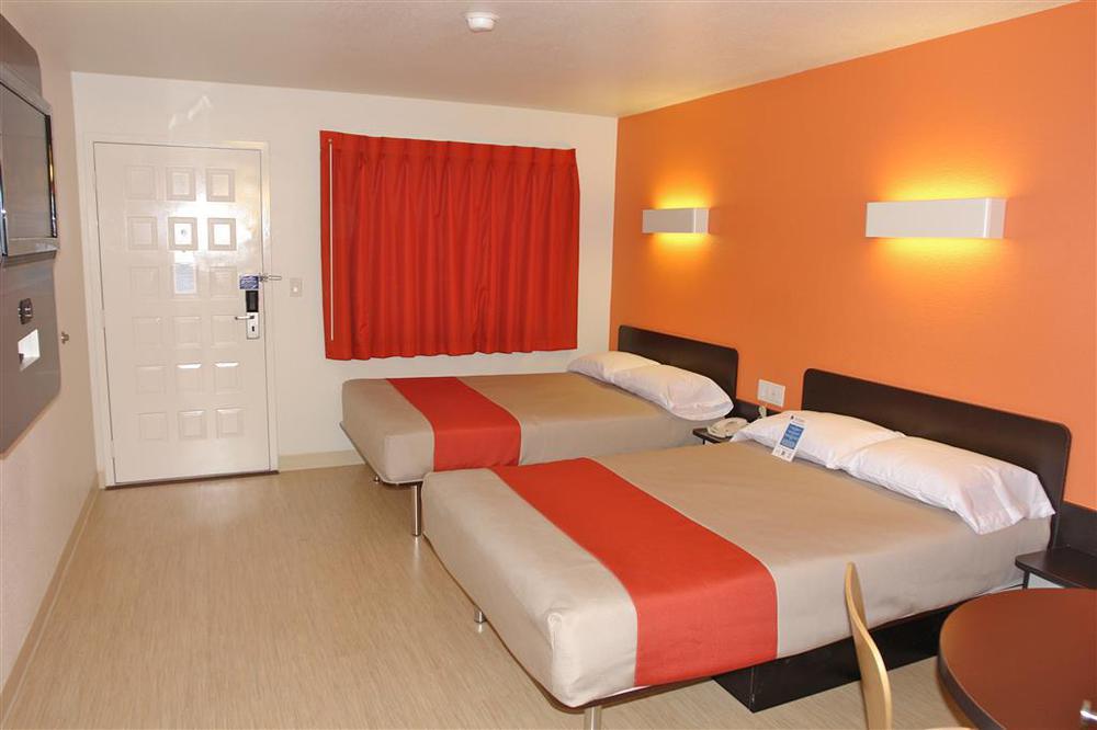 6-temecula, Ca - Historic Old Town Hotel 2*
