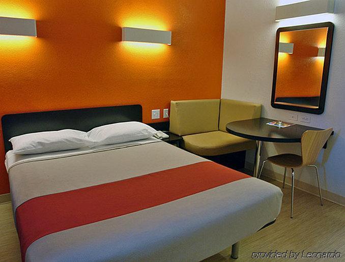 6-temecula, Ca - Historic Old Town Hotel 2*